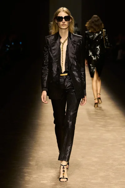 Look 7